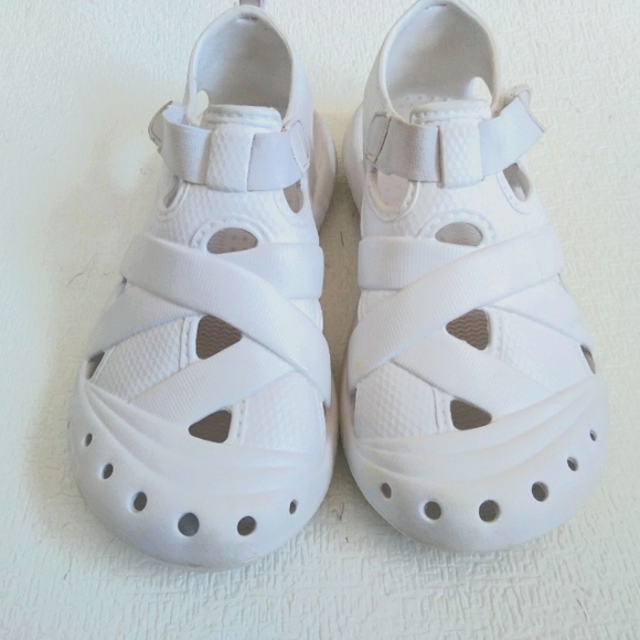 white sandals plastic for summer - Picture 2 of 4